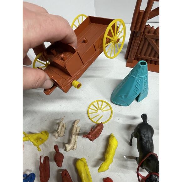 Frontier Fort | eBay Vintage Multiple Toys Makers Frontier Fort And More-in Box-incomplete